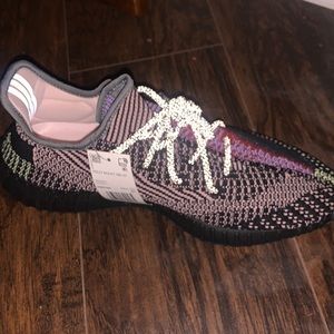 NWT Yeezy Boost 350 V2 size 12 ONE left shoe